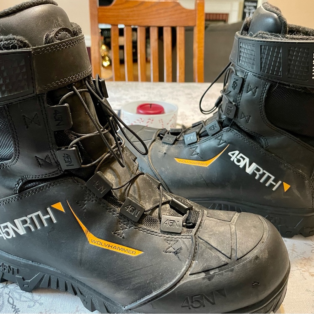 Black and Gold Men's Boots - Picture 4 of 5